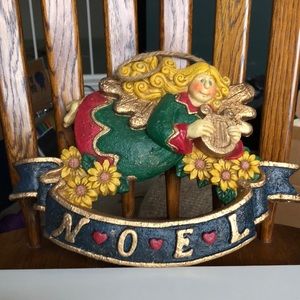 Angelic NOEL decor. Cherub design